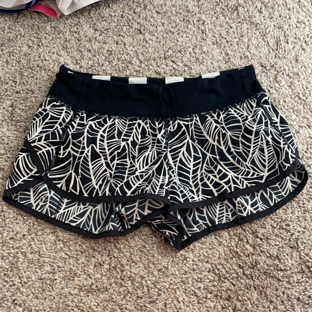 Lululemon speed up 2.5 shorts